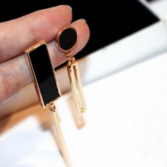 Boho Geometric Asymmetrical Earrings jewelry - Picture 2 of 5